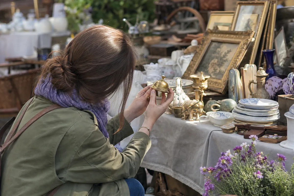 Bien acheter en vide-grenier : repérer les vraies affaires